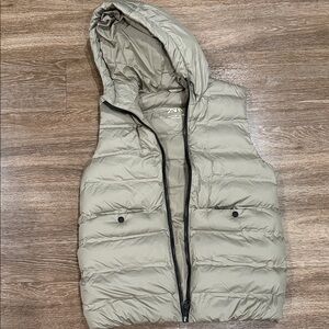 Zara Light Beige Hooded Puffer Vest